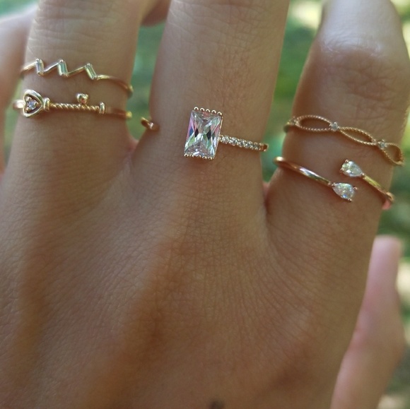 NEW Rose Gold Delicate Geometric Stackable Ring - Picture 6 of 6